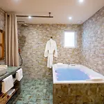 Appartement Suite romantique avec balnéo - Le Jardin de Freya *