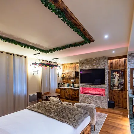 Appartement Suite romantique avec balnéo - Le Jardin de Freya